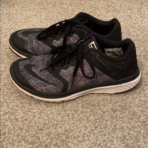 Nike running shoes - Picture 2 of 2